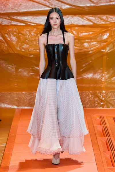 Look 8